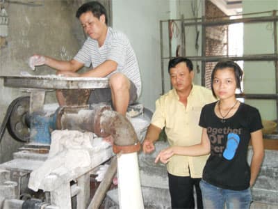 Người đem nghề làm mì về cho thôn Chùa