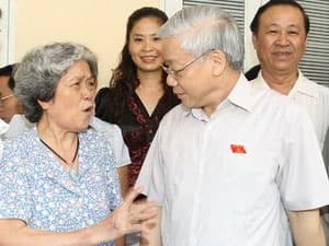 Cán bộ gương mẫu thì lòng dân mới yên