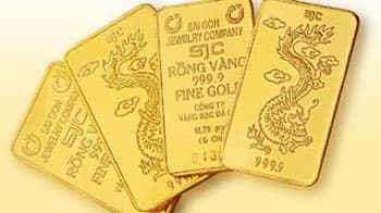 Giá vàng vẫn cao, tỷ giá USD biến động mạnh