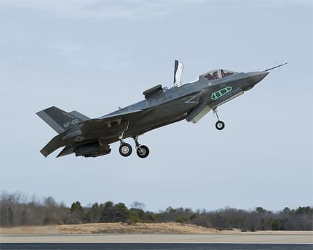 Lầu Năm góc rút ngắn giai đoạn thử nghiệm của F-35B