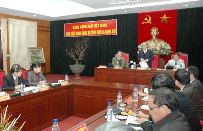 Chủ tịch Quốc hội Nguyễn Sinh Hùng thăm, chúc Tết tại tỉnh Sơn La