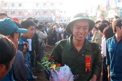 Rộn ràng ngày hội tòng quân
