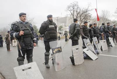 Pakistan: Sóng ngầm đang nổi