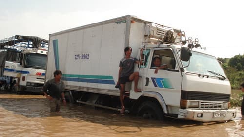 Lũ quét bất ngờ gây thiệt hại nghiêm trọng ở Bình Thuận