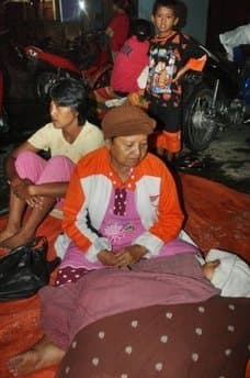 Động đất gây sóng thần ở In-đô-nê-xi-a