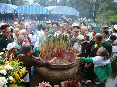 Máu hồng về lại cội nguồn