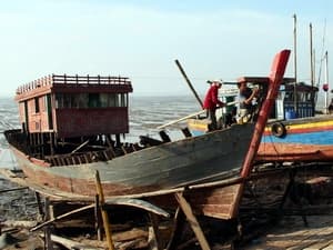 22 thuyền viên bị nạn ở Cửa Lò đã vào bờ an toàn