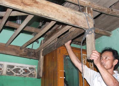 Nhọc nhằn chạy lũ