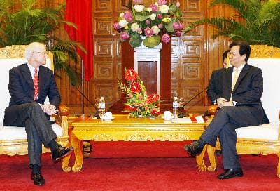 Thủ tướng Nguyễn Tấn Dũng tiếp giáo sư Michael E. Porter, Trường Quản lý Kinh doanh Harvard