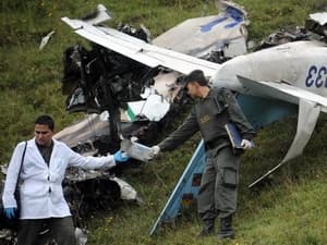 Hai chiếc máy bay rơi liên tiếp ở Cuba và Pakistan