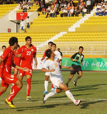 Olympic Việt Nam chiến thắng trong ngày ra quân