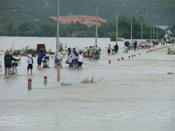 Cả nước tiếp tục ủng hộ miền Trung  khắc phục hậu quả thiên tai