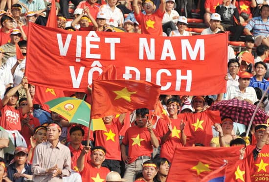 Nâng bước cùng đội tuyển Việt Nam