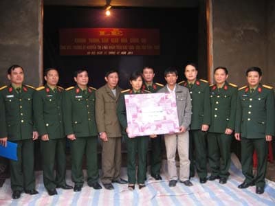 Đẹp nhà, đẹp cả tổ dân phố