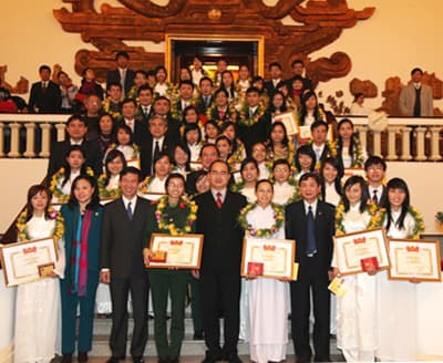 10 tài năng trẻ nhận giải thưởng Quả Cầu Vàng về công nghệ thông tin
