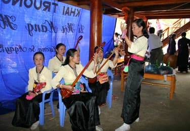 Hội Nàng Han năm ấy-năm nay