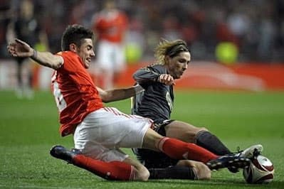 Liverpool thua trên sân Benfica