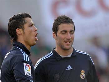 Racing – Real Madrid 0-2: Bay trên đôi cánh “Hi- Ro”