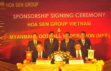 Tập đoàn Tôn Hoa Sen Việt Nam tài trợ cho bóng đá Myanmar