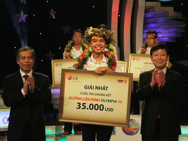 Phan Minh Ðức  nhà vô địch mới của “Ðường lên đỉnh Olympia” năm thứ 10