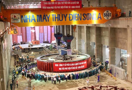 Thuỷ điện Sơn La: Lắp đặt rotor tổ máy số 1