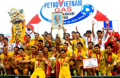 Hà Nội T&T vô địch, Lam Sơn Thanh Hóa đá play-off
