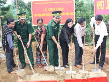 Khởi công xây dựng 20 căn nhà tình nghĩa