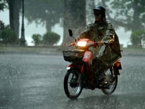 Miền núi phía Bắc cần đề phòng tố lốc, sạt lở đất