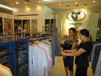 Bài 1: Hàng Việt-mừng và lo
