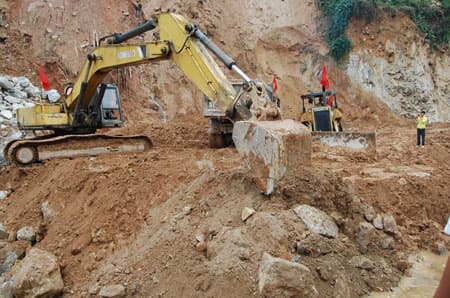Chính thức ngăn dòng thủy điện Sông Bạc