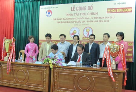 Tập đoàn Hoa Sen tiếp tục đồng hành với bóng đá Việt Nam