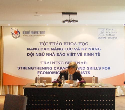 Nâng cao năng lực và kỹ năng cho đội ngũ nhà báo viết về kinh tế