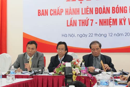 TTK Trần Quốc Tuấn tại vị, HLV Falko Götz sắp mất chức