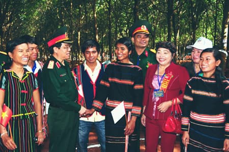 Bài 1: Tất cả vì dân