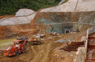 Ra quân đầu năm trên công trình Nhà máy thủy điện A Lưới
