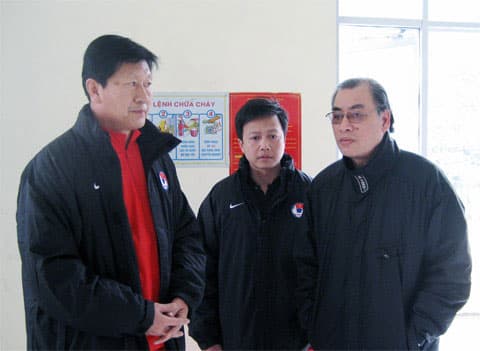 HLV trưởng Trần Vân Phát chưa thể đi tập huấn cùng các học trò