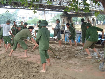 Xung kích trong thực hiện nhiệm vụ