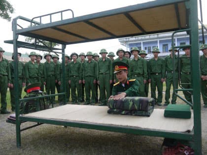 Tuần đầu trong quân ngũ