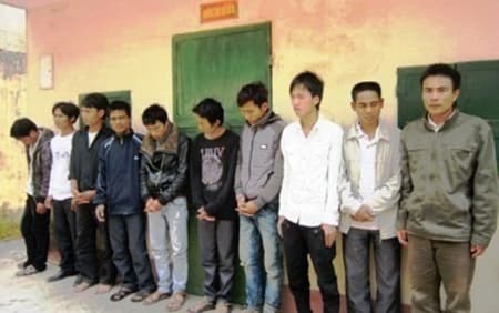 Triệt phá sới bạc, bắt 15 đối tượng