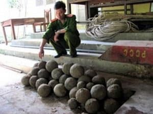 Thừa Thiên-Huế tiếp nhận 52 quả đạn thần công cổ