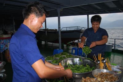 Chuyện “bếp núc” trên tàu ra Trường Sa