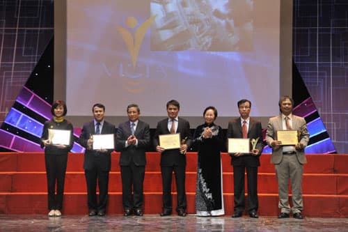Tôn vinh những doanh nghiệp CNTT-TT có thành tích xuất sắc năm 2010