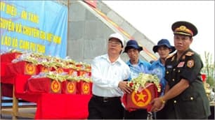Đón nhận và an táng 34 hài cốt liệt sĩ