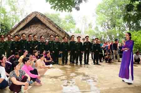 Nhiều hoạt động kỷ niệm 100 năm ngày Bác Hồ ra đi tìm đường cứu nước và 121 năm ngày sinh của Người