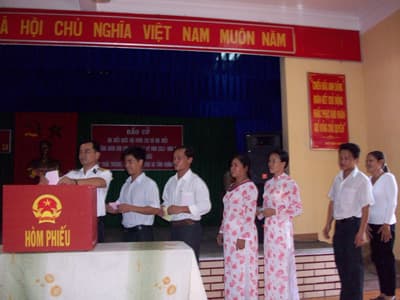 Nơi có những cử tri đi bầu cử sớm nhất