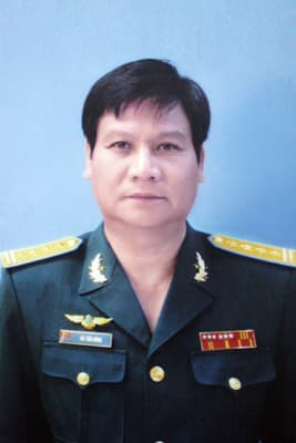 Đổi mới để trọn cả "hai vai"