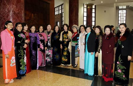 Bình đẳng giới khi người phụ nữ “tham chính”