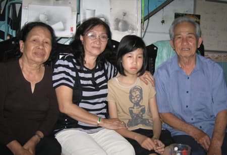 Bà Phước khuyến học