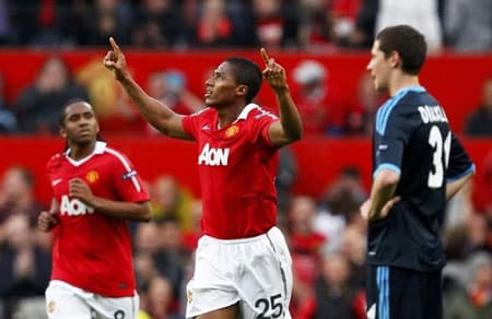 Man Utd - Schalke 4-1 (chung cuộc 6-1): MU gặp lại Barca trong trận chung kết