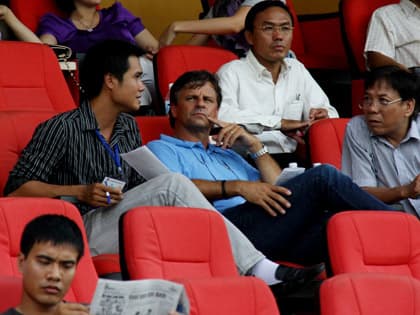Trọng Hoàng làm đội trưởng, Văn Quyết được chọn làm đội phó